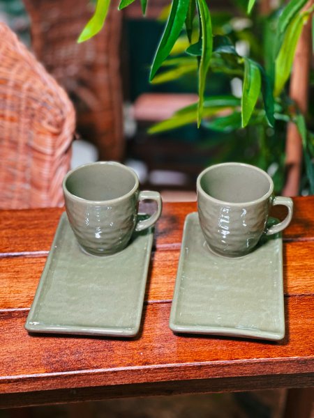 2 فنجان و٢ صحونهم قهوة بسعر العرض٢٥